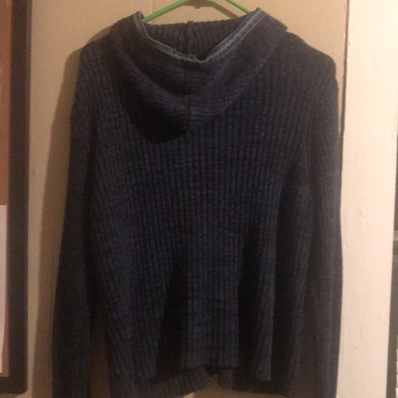 Hooded zip up sweater - Picture 3 of 3